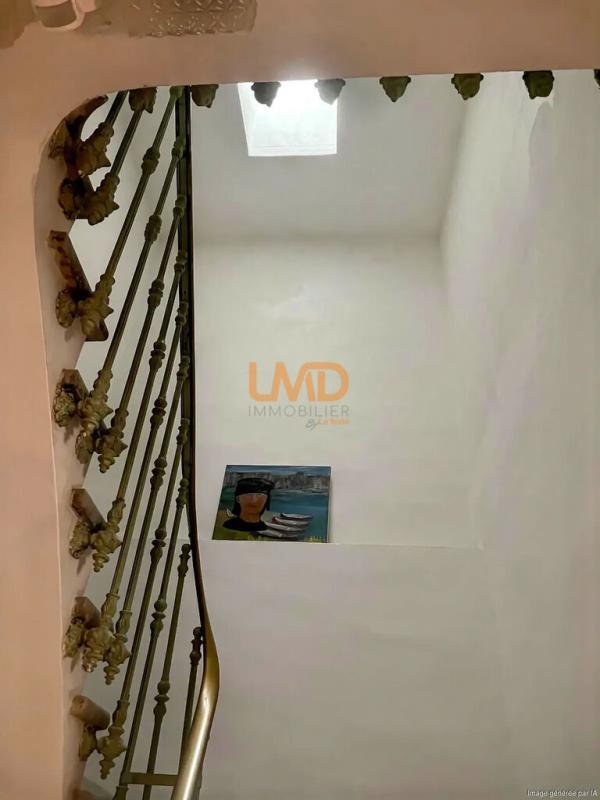 Demeure - 247 m² - 14 pièces