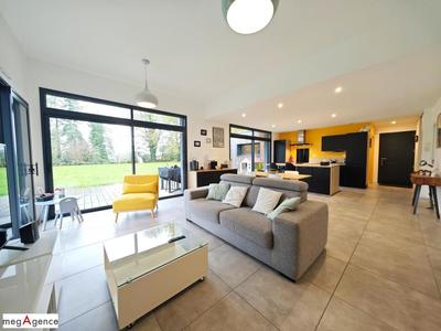 Maison - 110 m² - 4 pièces