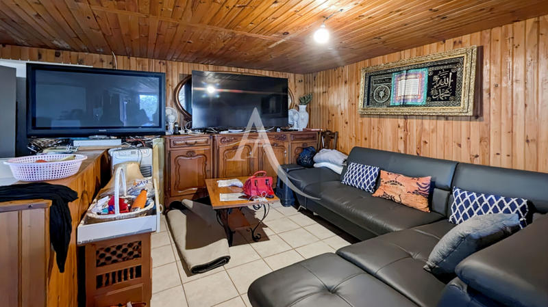 Maison - 163 m² - 9 pièces