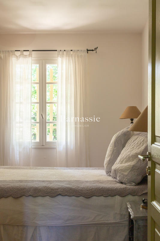 Villa - 240 m² - 6 pièces