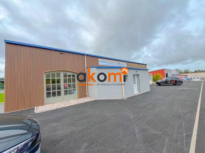 Maison - 300 m² - 3 pièces