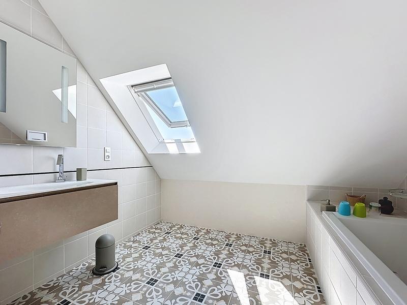 Villa - 256 m² - 9 pièces