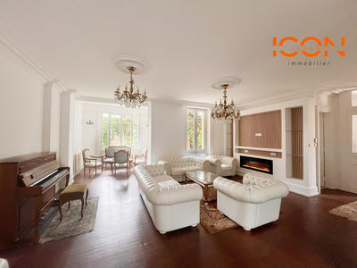 Maison - 217 m² - 8 pièces