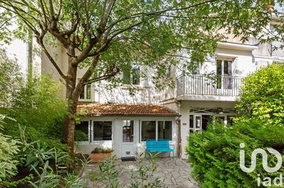 Maison - 205 m² - 5 pièces