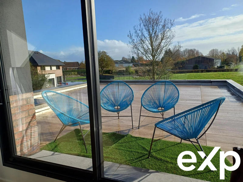 Maison - 250 m² - 6 pièces