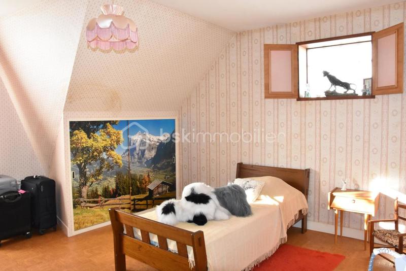 Maison - 199 m² - 9 pièces