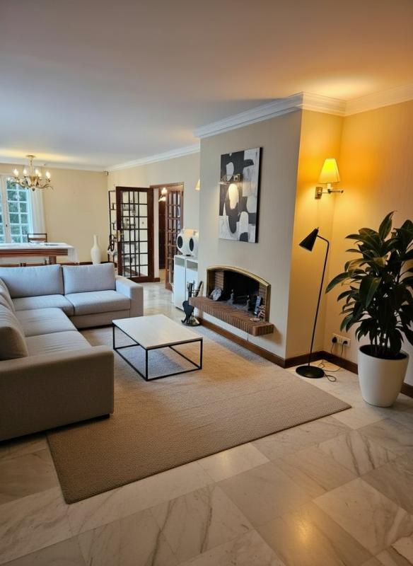 Maison - 181 m² - 8 pièces