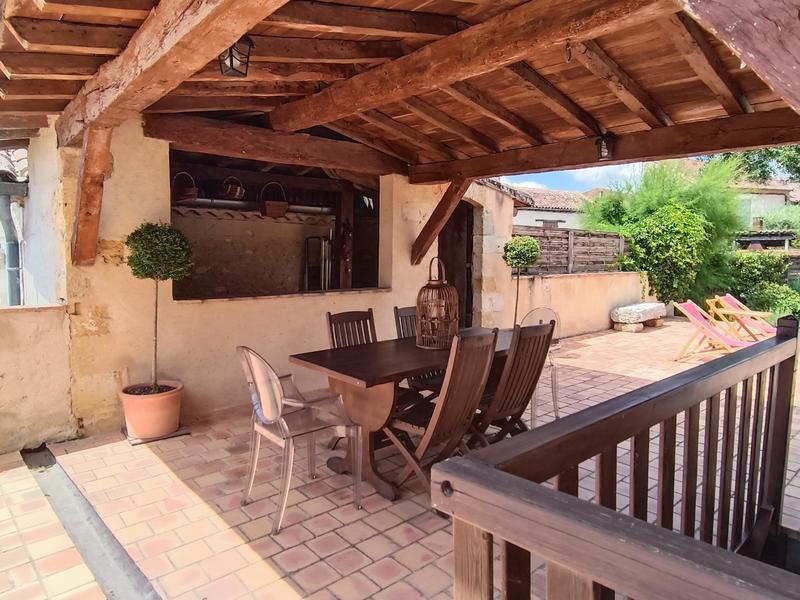 Maison - 251 m² - 10 pièces