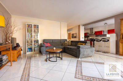 Maison - 152 m² - 6 pièces