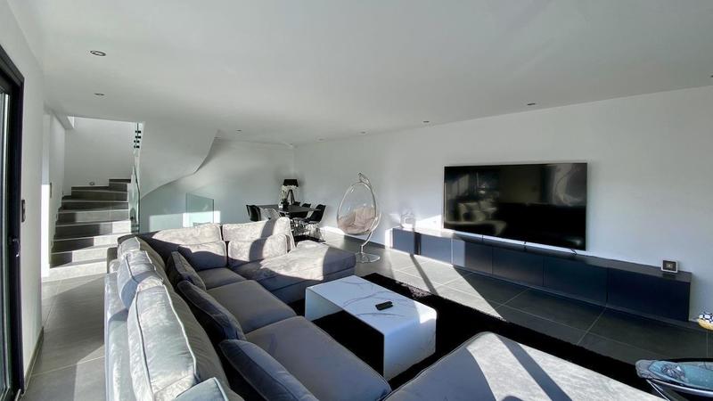 Villa - 130 m² - 4 pièces