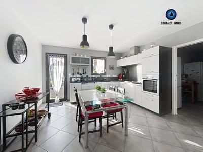 Maison - 151 m² - 4 pièces