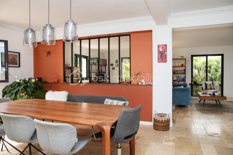 Demeure - 262 m² - 7 pièces