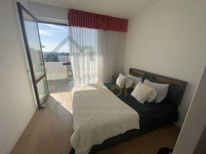 Appartement - 145 m² - 5 pièces