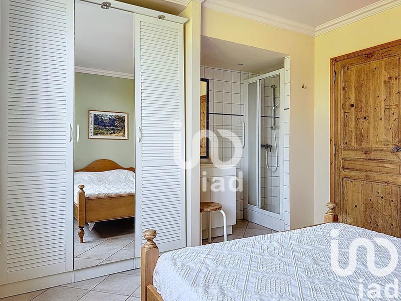 Maison - 241 m² - 10 pièces