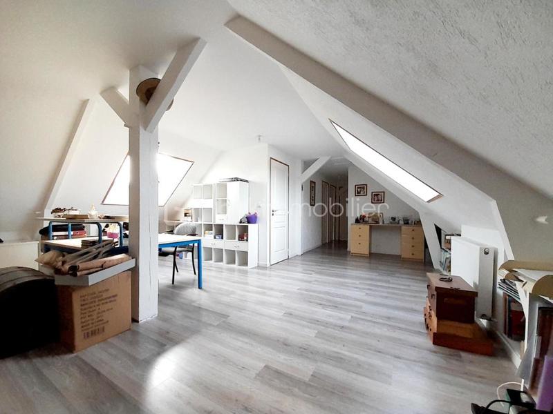 Maison traditionnelle - 183 m² - 7 pièces