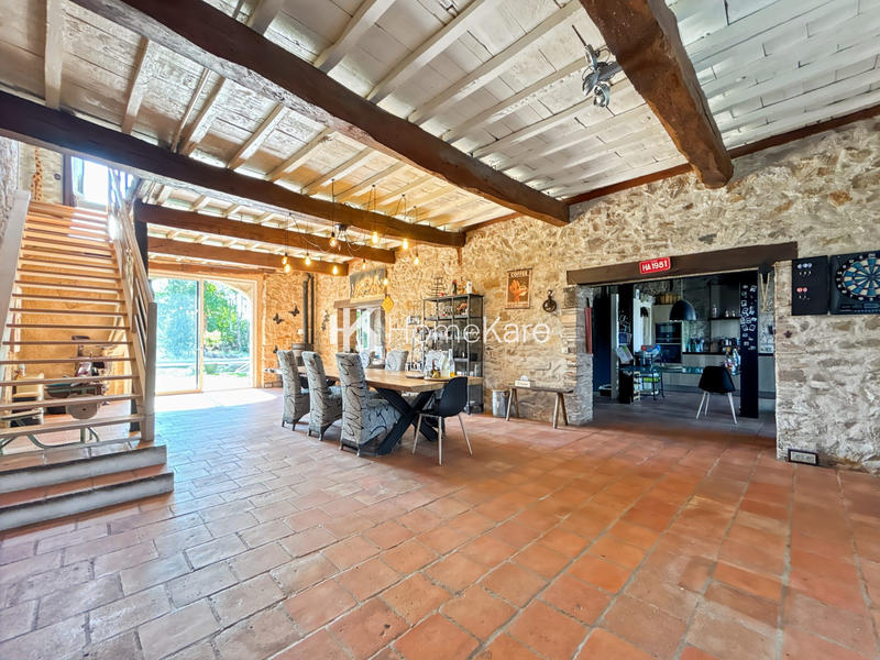 Maison - 360 m² - 7 pièces