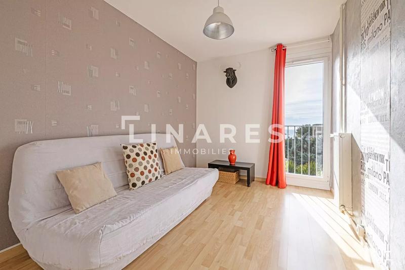 Appartement - 93 m² - 5 pièces