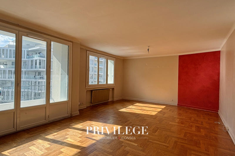 Appartement - 100 m² - 4 pièces