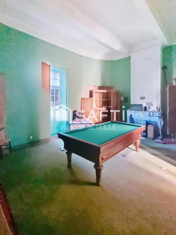 Château - 1 200 m² - 25 pièces