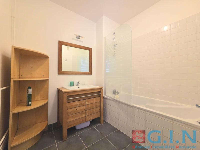 Appartement - 97 m² - 4 pièces