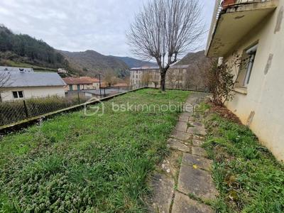 Maison - 167 m² - 6 pièces