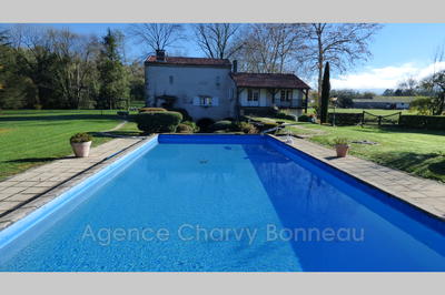 Propriété - 213 m² - 7 pièces