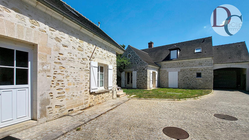 Maison - 250 m² - 8 pièces