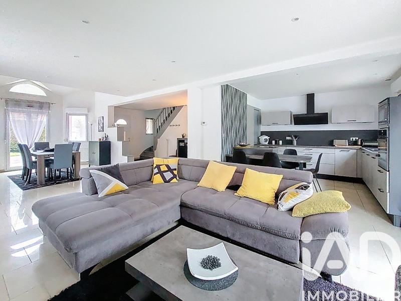 Maison - 151 m² - 7 pièces