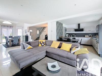 Maison - 151 m² - 7 pièces