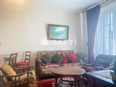 Maison - 90 m² - 5 pièces