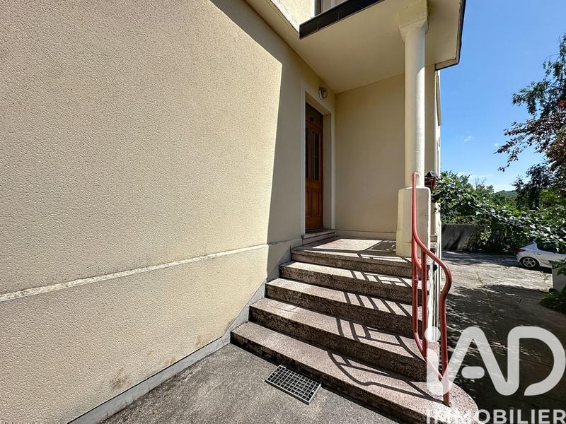 Maison - 235 m² - 12 pièces