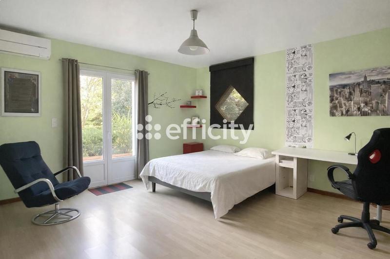 Maison - 209 m² - 5 pièces