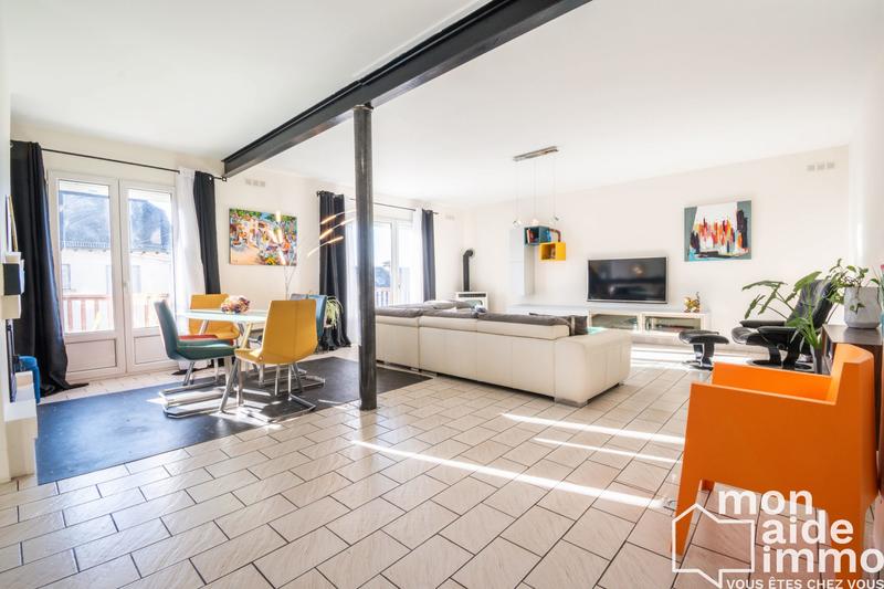 Maison traditionnelle - 210 m² - 7 pièces