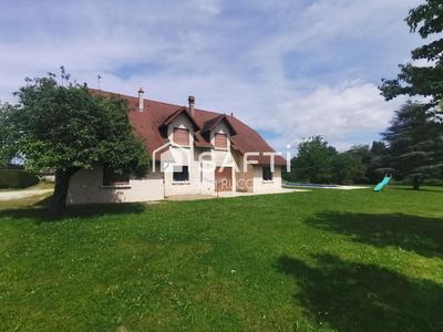 Maison - 212 m² - 5 pièces