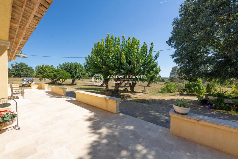 Propriété - 400 m² - 8 pièces