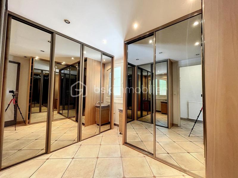 Villa - 327 m² - 14 pièces