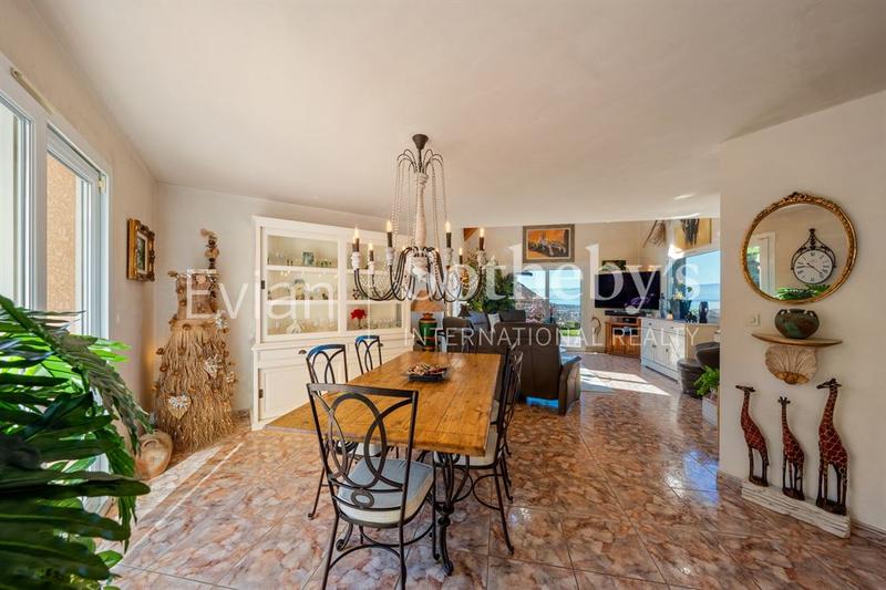 Maison - 171 m² - 5 pièces