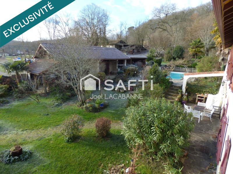 Maison - 255 m² - 8 pièces