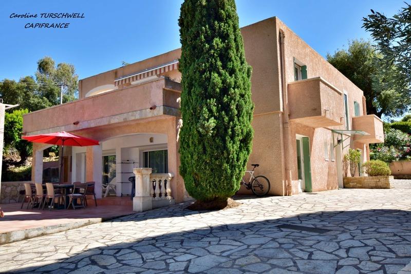 Maison - 205 m² - 10 pièces