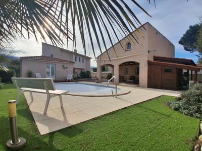 Villa - 151 m² - 6 pièces