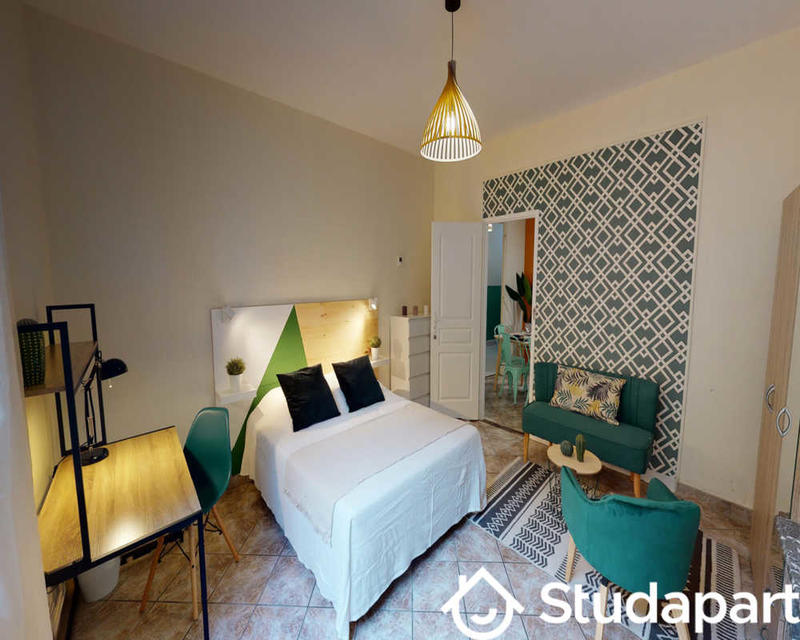 Chambre - 120 m² - 1 pièce