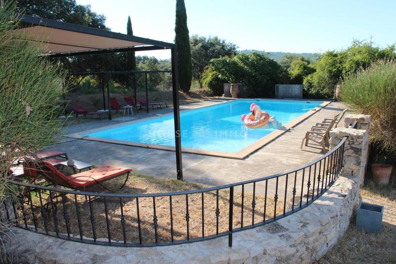 Mas - 597 m² - 22 pièces