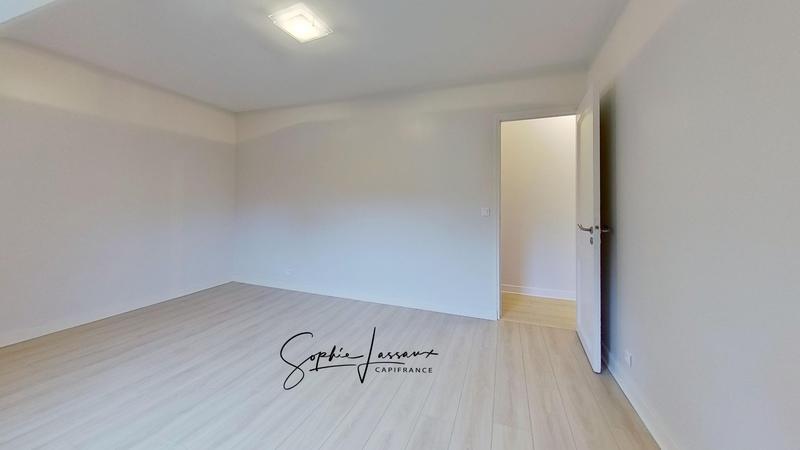 Maison - 210 m² - 7 pièces