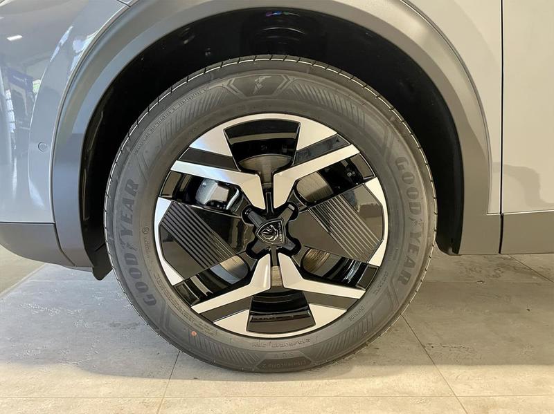 Peugeot 2008 II (2) 1.2 Hybrid 145 Dcs6 Gt Plus