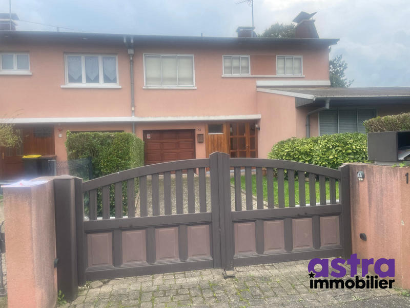 Maison - 140 m² - 5 pièces