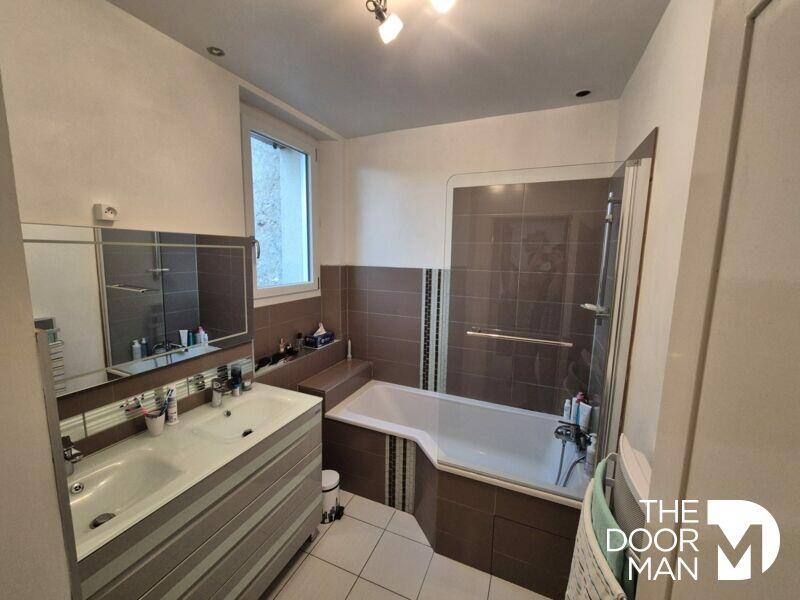 Maison - 138 m² - 7 pièces