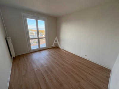 Appartement - 90 m² - 4 pièces