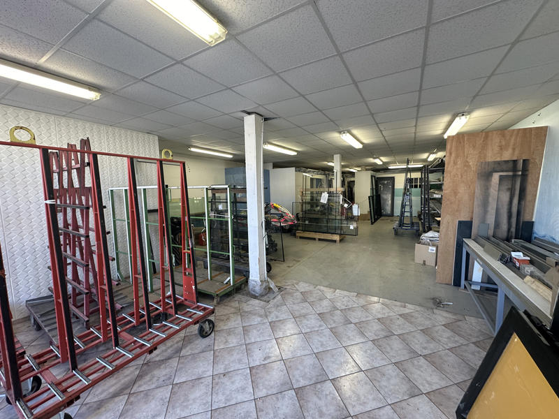 Local d'activités - 160 m²