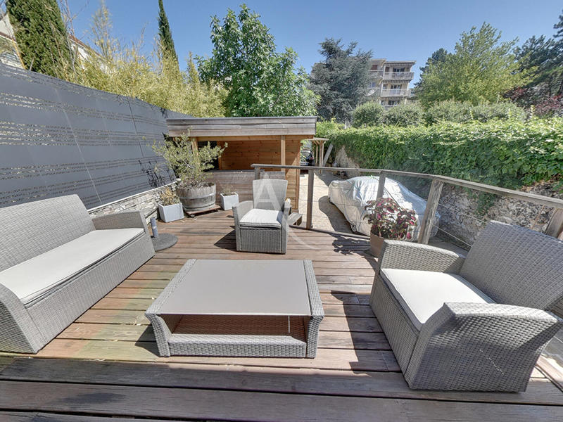 Maison - 183 m² - 8 pièces