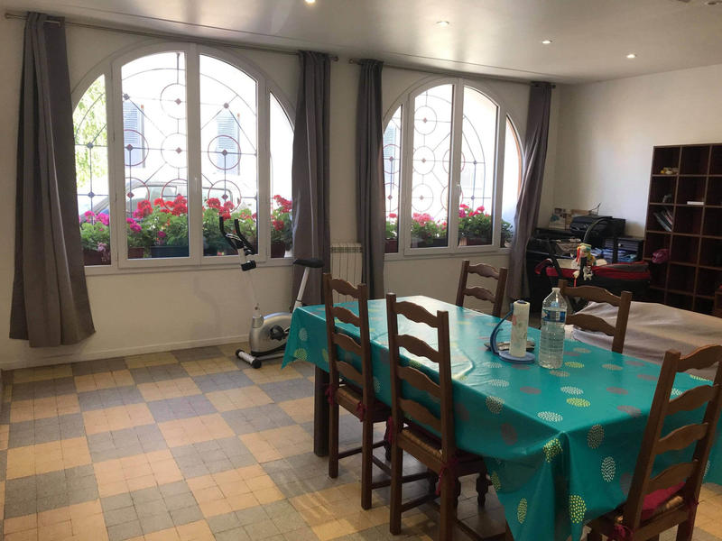 Maison - 280 m² - 12 pièces